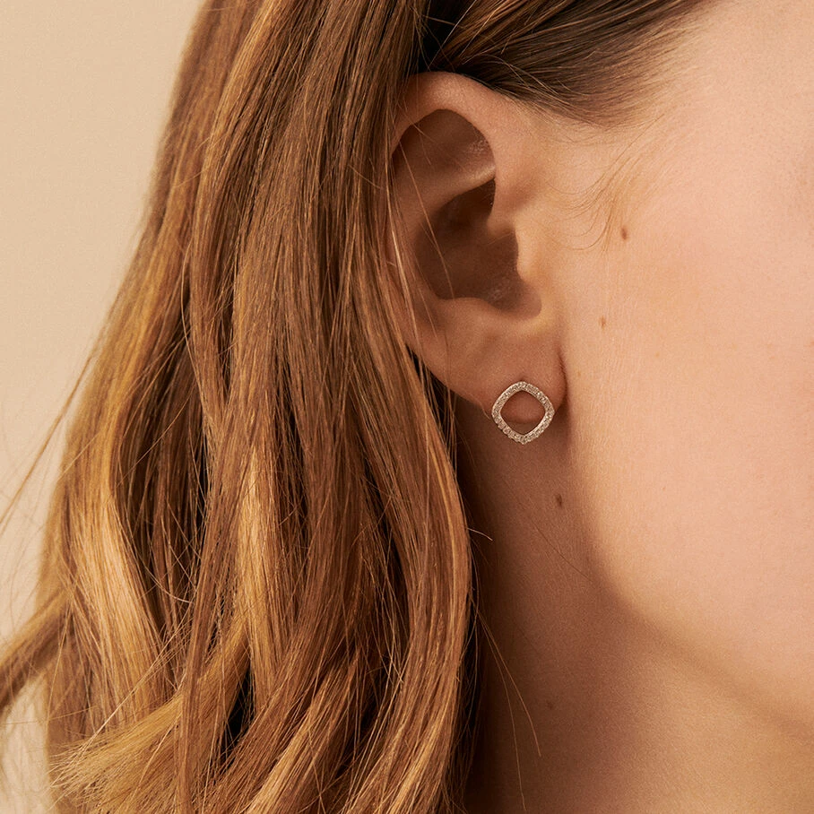 Boucles D'oreilles Puces SISSI - Cristal / Argenté 4 Boucles D'oreilles Puces SISSI - Cristal / Argenté – Image 2