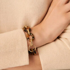 Collier Mi-long BOUCLE - Ecaille / Doré 7 Collier Mi-long BOUCLE - Ecaille / Doré -Bagues Magasin 02680142 173 TU M2